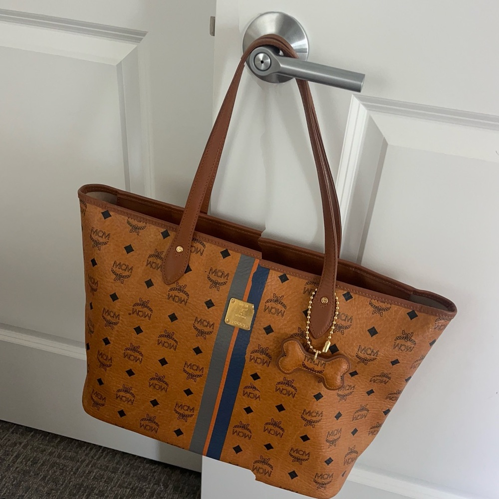 Amazing condition MCM Viseto Tote  - insert, charm.. authentic EUC